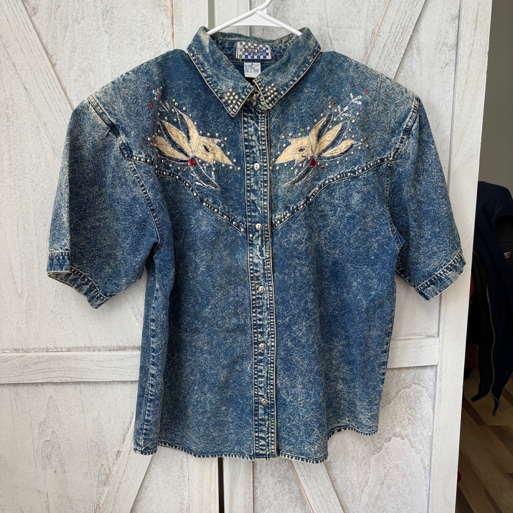 Vintage Pretty Bleu Denim Top Women’s Medium Rhinestone 90s Acid Wash